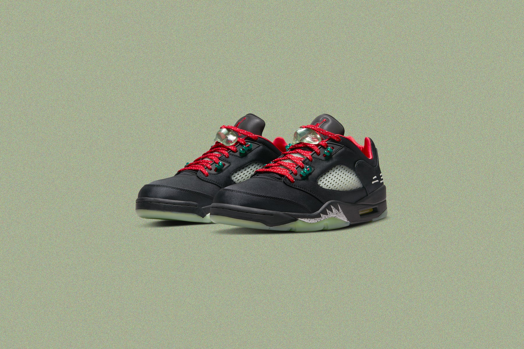 Air Jordan 5 Retro Low SP x CLOT - Black/Classic Jade/Fire Red - Image 3
