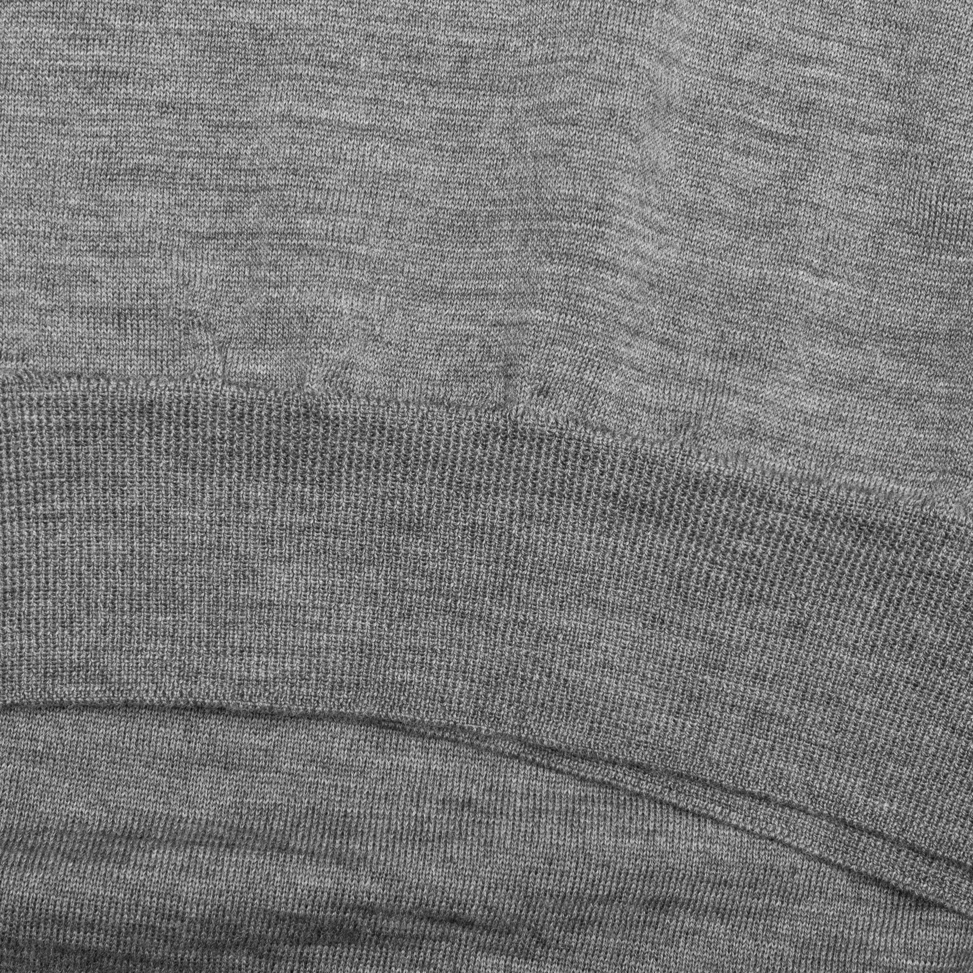 Red Emblem S/S V Neck Sweater - Grey - Image 4