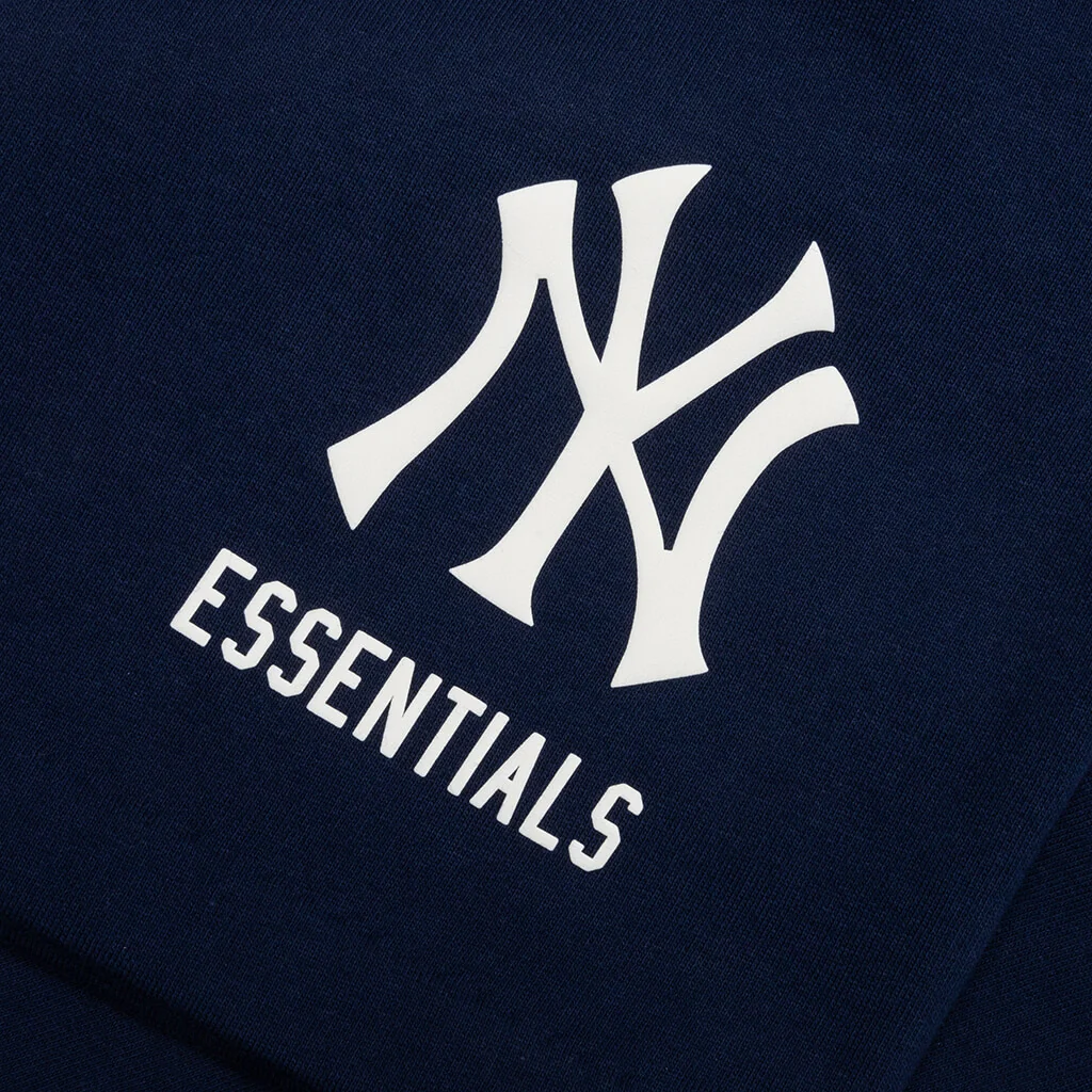 Fear of God Essentials x MLB Yankees Classic Sweatshort - Midnight Navy - Image 3
