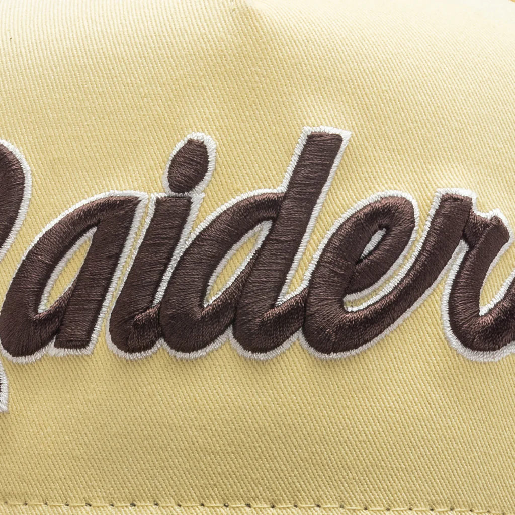 Feature x New Era 9FIFTY A-Frame Snapback Las Vegas Raiders - Soft Yellow/Walnut - Image 2