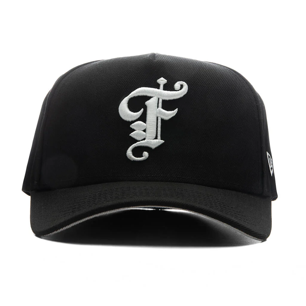 FEATURE x New Era 59FORTY Curved A-Frame Old English F - Black