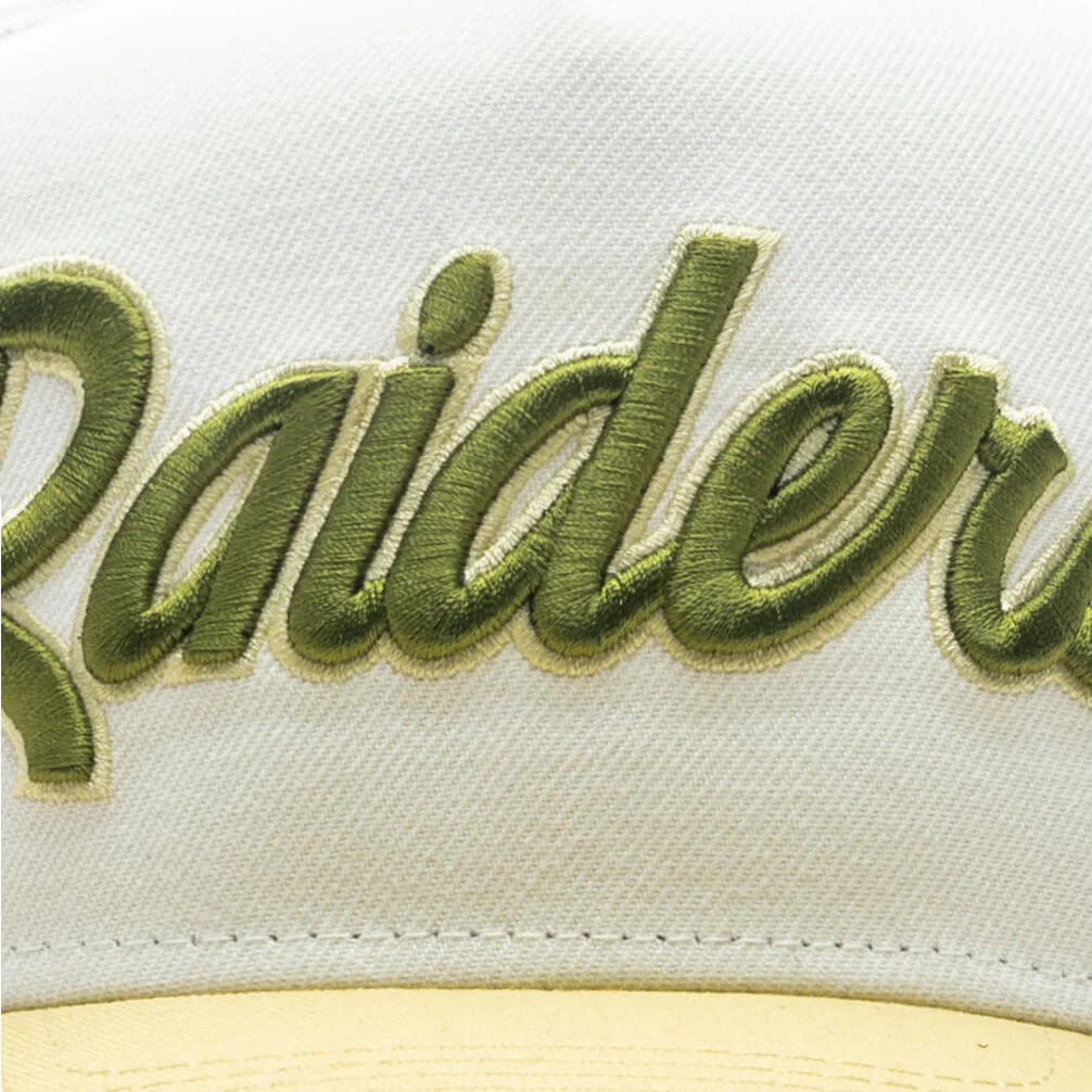 FEATURE x New Era 9Fifty A-Frame Snapback Las Vegas Raiders - Chrome/Silver/Yellow - Image 2