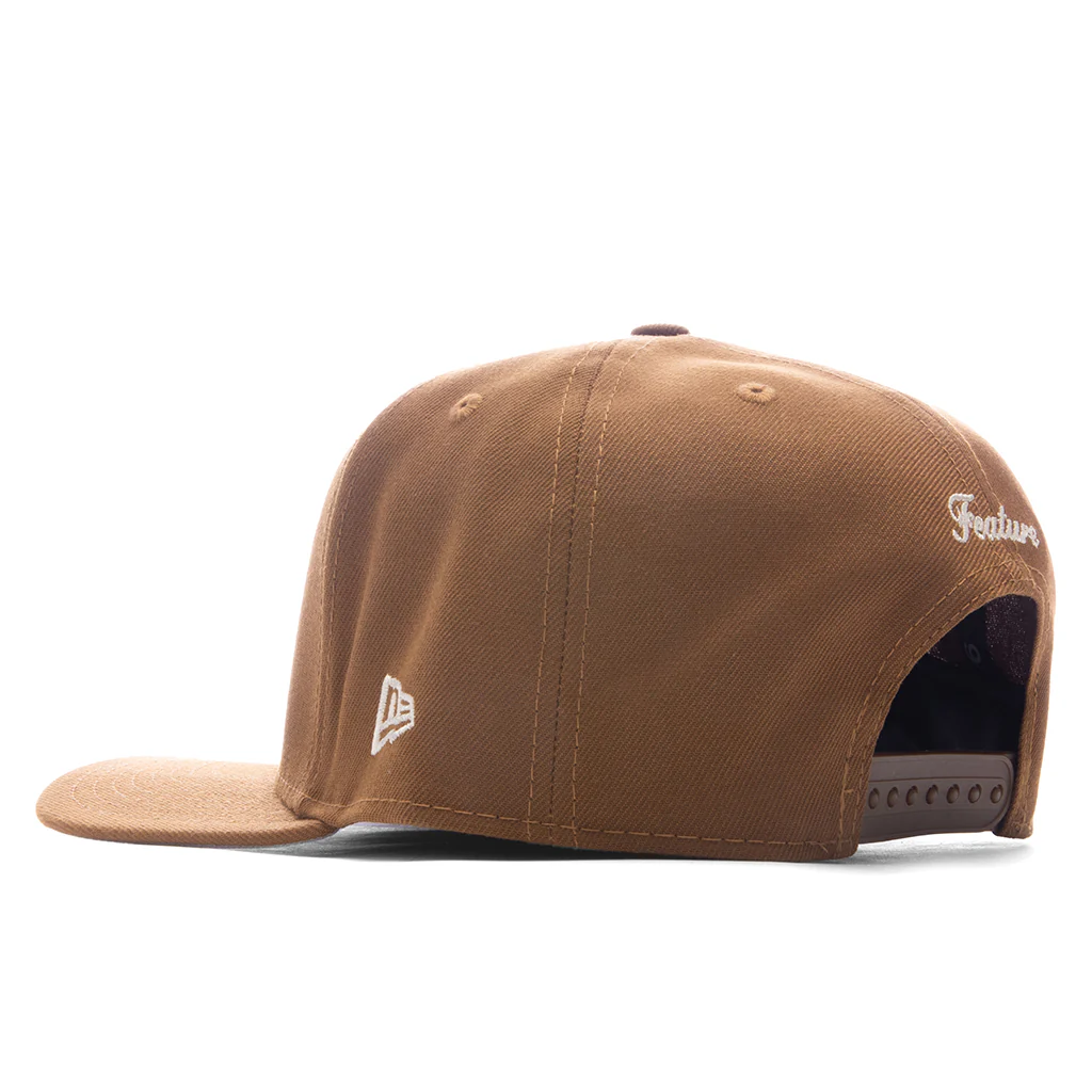 FEATURE x New Era 9FIFTY Curved A-Frame Old English F Snapback - Toasted Peanut - Image 4
