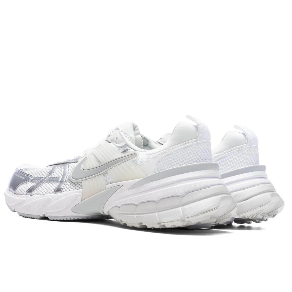Women's V2K Run - White/Metallic Silver/Platinum Tint - Image 3