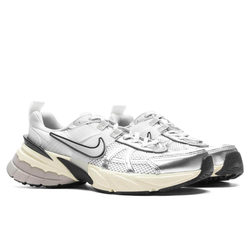 Women's V2K Run - Summit White/Metallic Silver - Image 2
