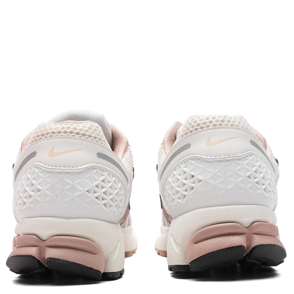 Women's Zoom Vomero 5 - Sail/Pearl White/Particle Pink - Image 4