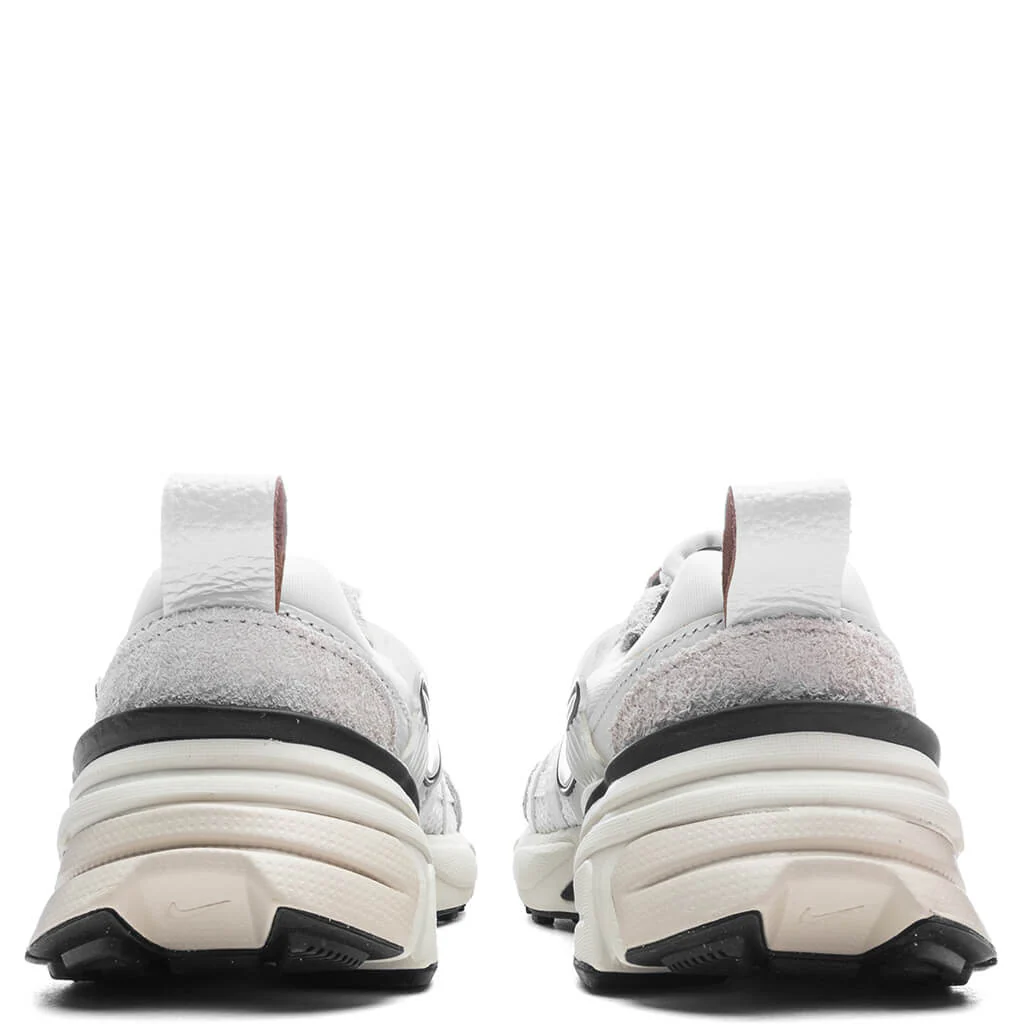 Women's V2K Run - Summit White/Chrome/White/Light Orewood Brown - Image 4